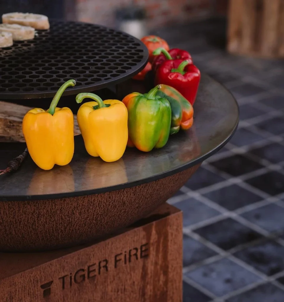 Tiger Fire Plancha BBQ - Elegant Design: "Add elegance to your garden with the stylish Tiger Fire Plancha BBQ. This sleek BBQ is a standout feature for any outdoor space. TIGER FIRE OFFICIAL STORE | TIGER FIRE SHOP | TIGER FIRE | PLANCHA BBQ | BBQ KOPEN | Kupić BBQ | Koupit BBQ | Buy a BBQ | Acheter BBQ | BBQ KAUFEN | Acquistare un BBQ | Comprar un BBQ | EINEN BBQ KAUFEN | Comprar um BBQ | FUERPLATTE PLANCHA BBQ | PLANCHA GRILL | BBQ GRIDDLE