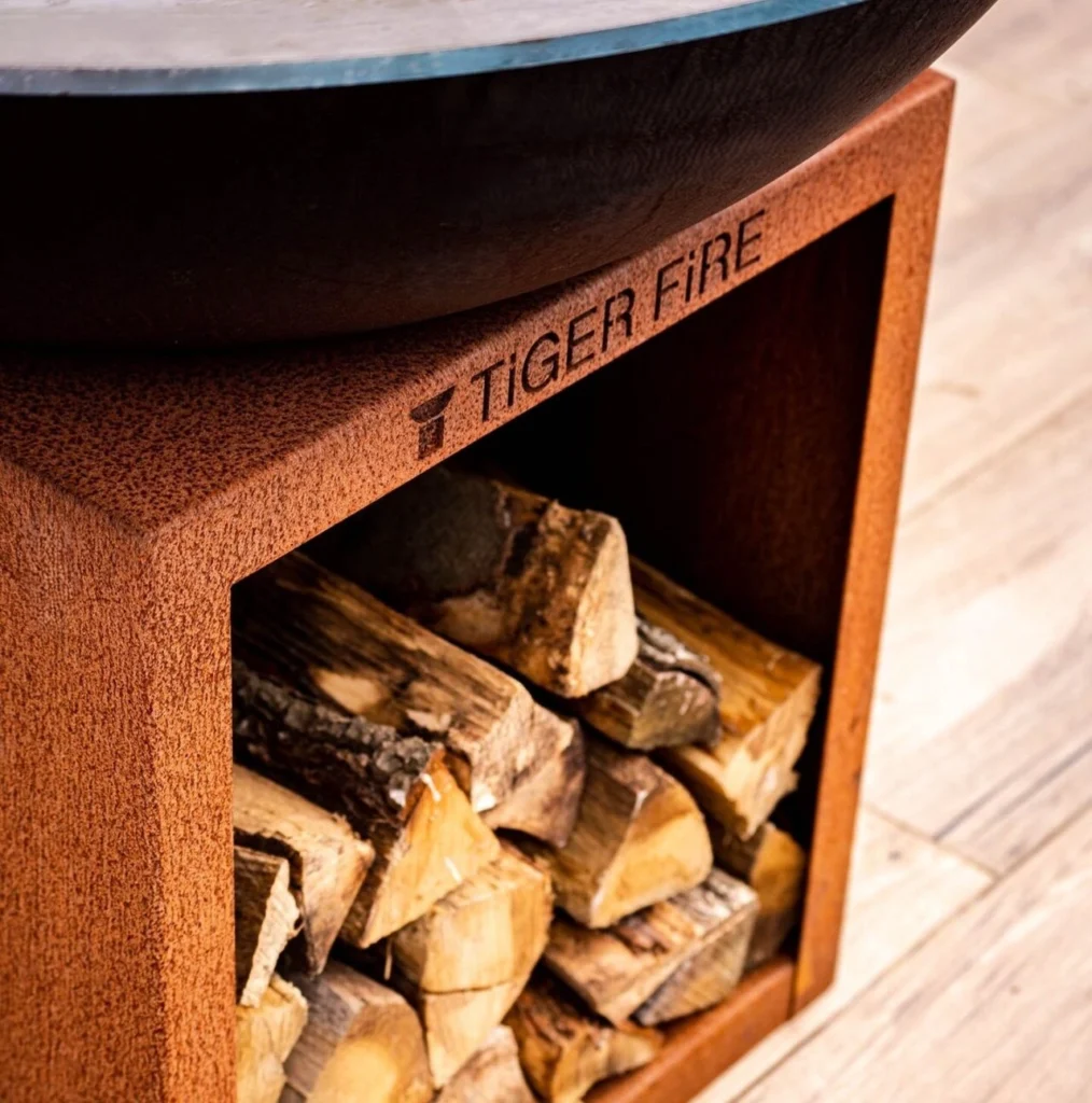 Tiger Fire Plancha BBQ - Elegant Design: "Add elegance to your garden with the stylish Tiger Fire Plancha BBQ. This sleek BBQ is a standout feature for any outdoor space. TIGER FIRE OFFICIAL STORE | TIGER FIRE SHOP | TIGER FIRE | PLANCHA BBQ | BBQ KOPEN | Kupić BBQ | Koupit BBQ | Buy a BBQ | Acheter BBQ | BBQ KAUFEN | Acquistare un BBQ | Comprar un BBQ | EINEN BBQ KAUFEN | Comprar um BBQ | FUERPLATTE PLANCHA BBQ | PLANCHA GRILL | BBQ GRIDDLE